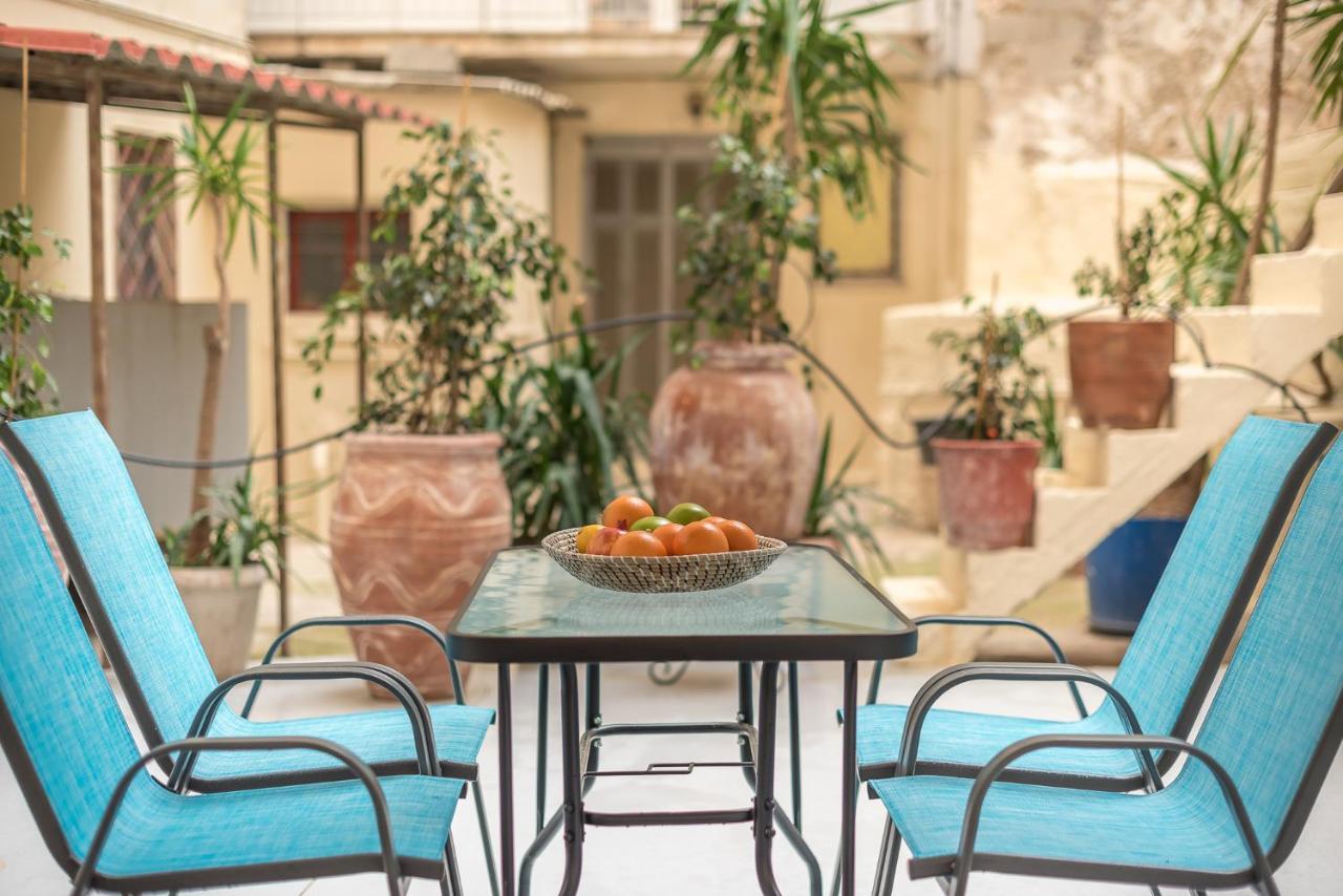 Ferienwohnung The Courtyard Oasis Athen Exterior foto